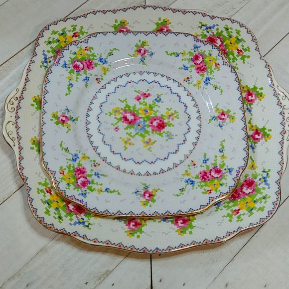 2 Pcs. Royal Albert Petit Point Needlepoint Print Bone China England - Picture 2 of 6